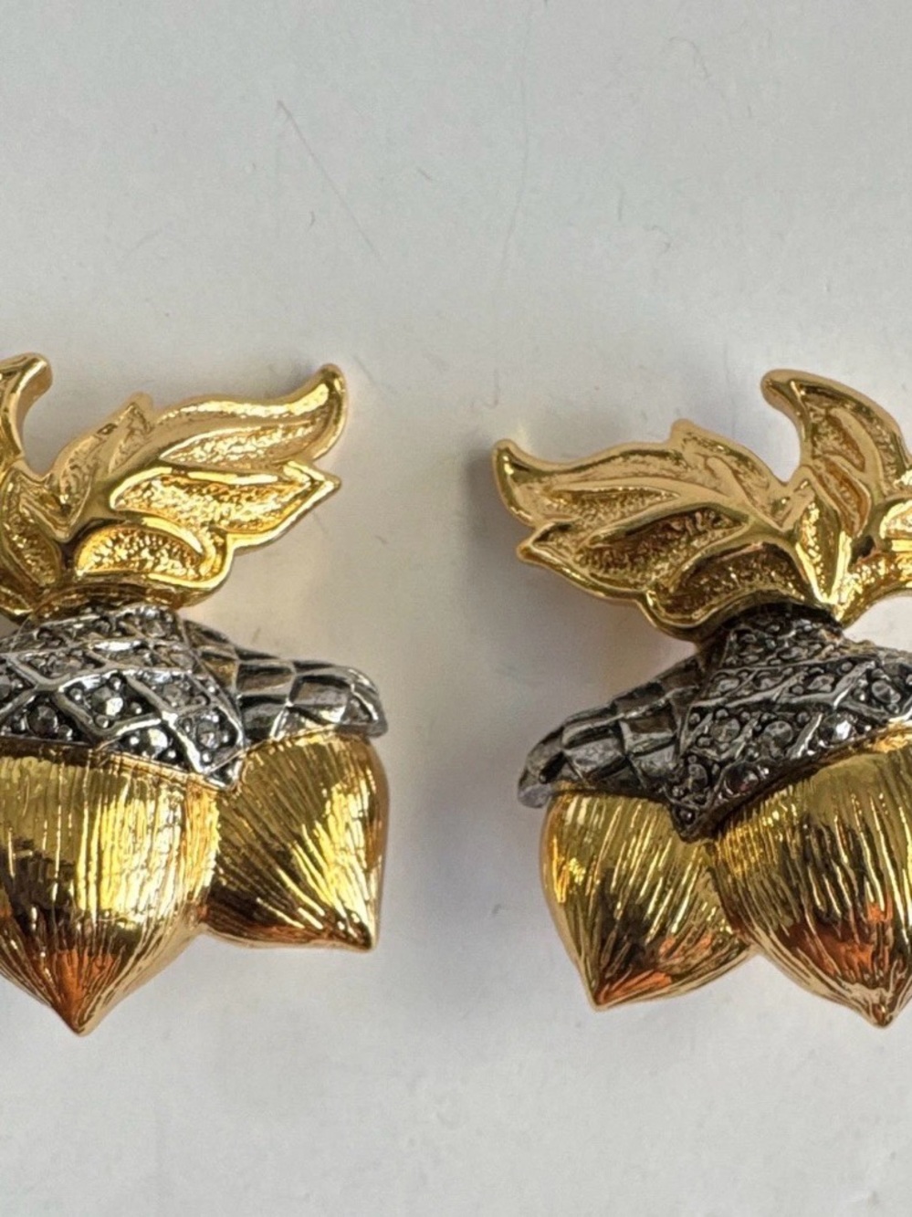 Vintage AVON large Gold Silver Tone Acorn Leaves Clip Earrings.